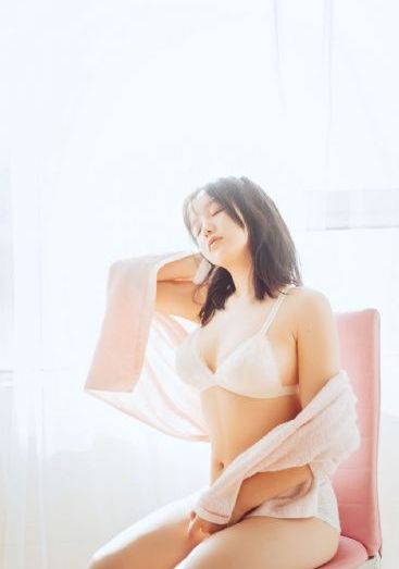 默绘女高