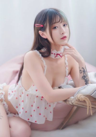 办公室狂肉校花h陈舒视频