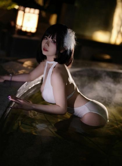 班长让我吃她胸摸她奶小黄鸭