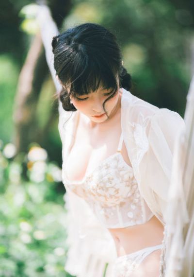 少爷～别揉我胸啊嗯动漫